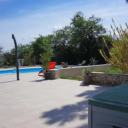 Tranquil With Pool