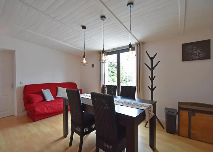 Villa Tranquil With Pool *