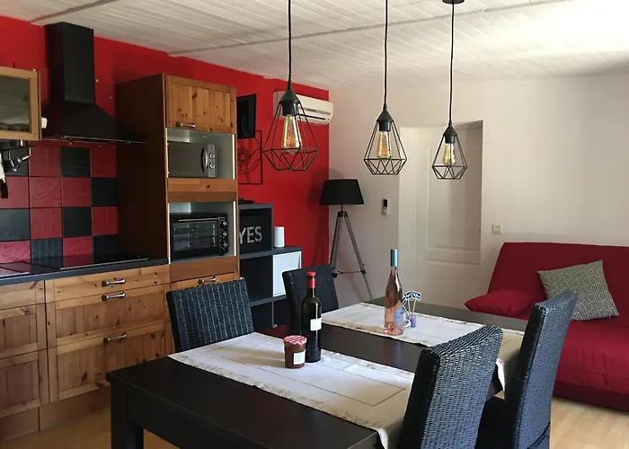 Villa Tranquil With Pool *